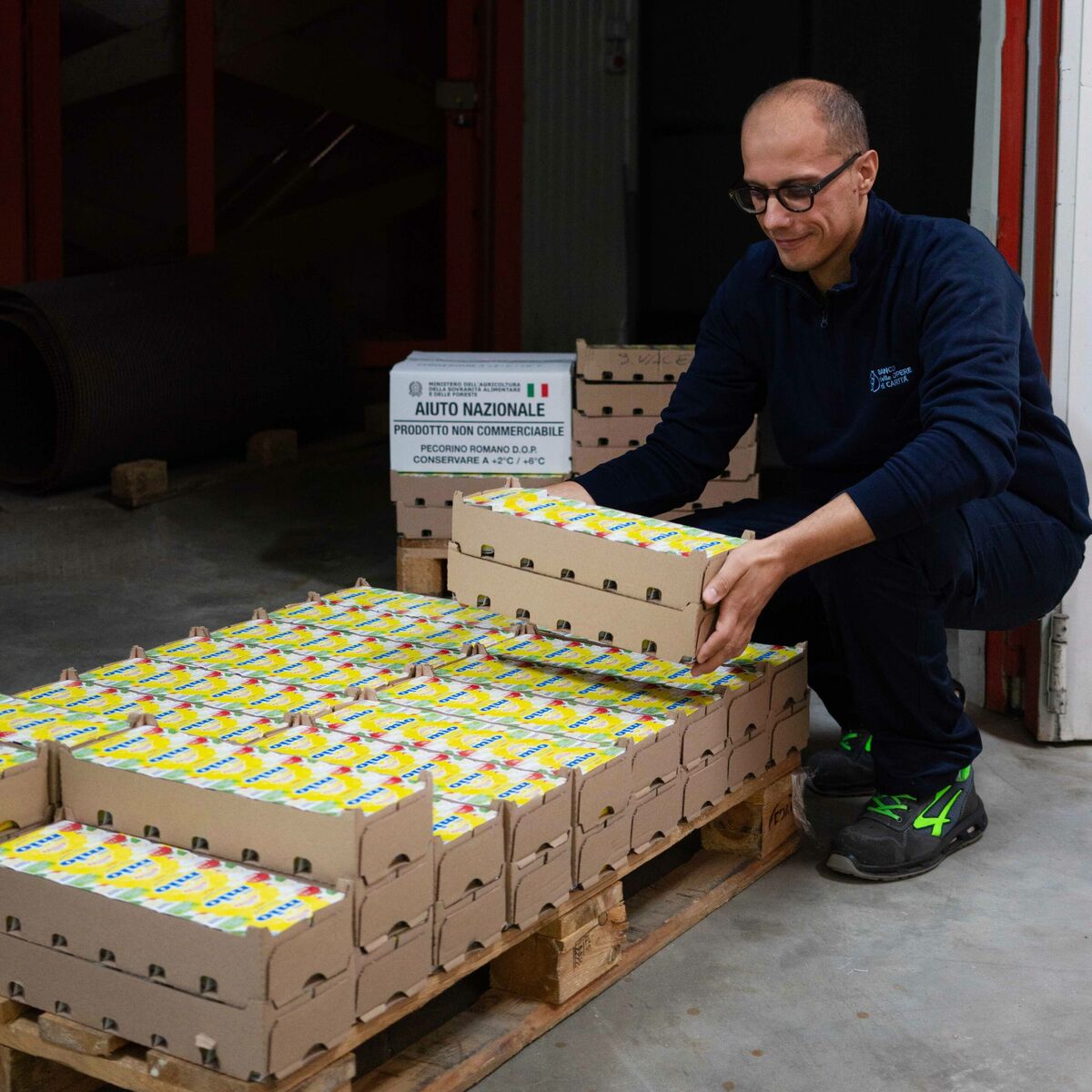 Recupero di prodotti alimentari su bancale